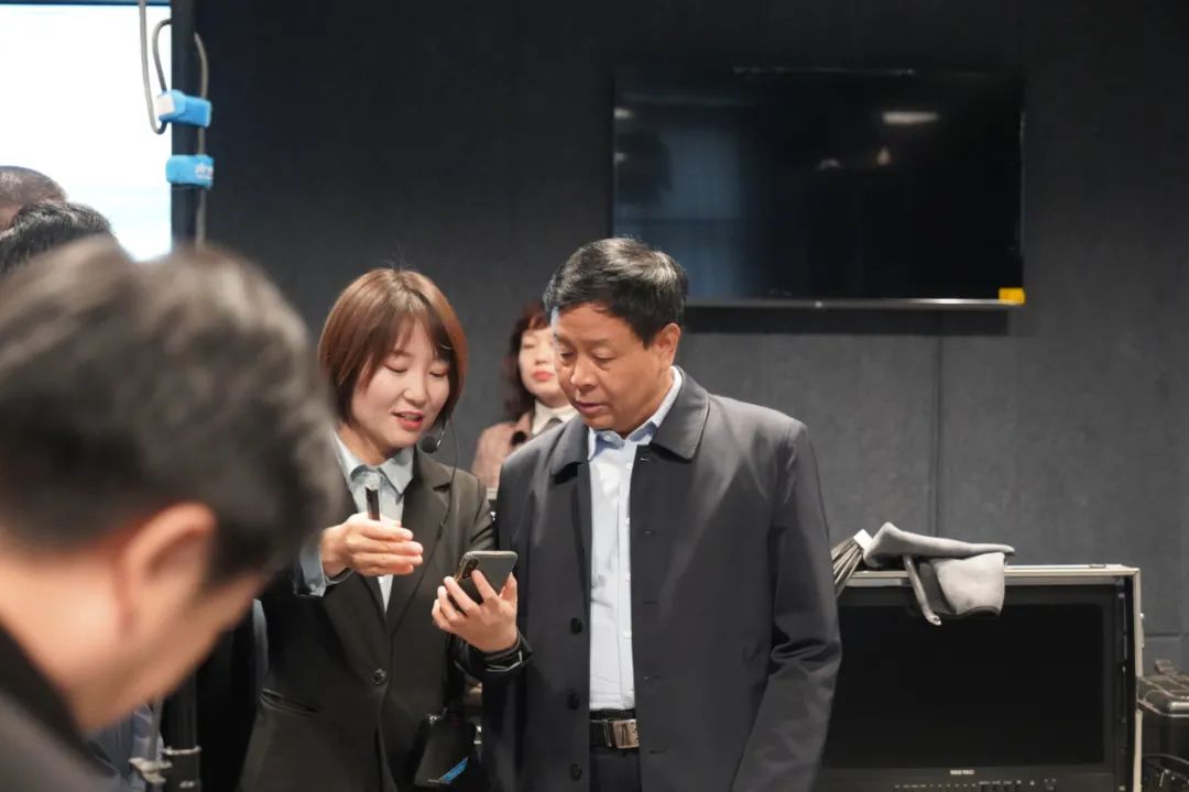 【鑫马要闻】山西省小企业发展促进局张会荣到理想创业大厦调研中小企业就业创业工作(图6)