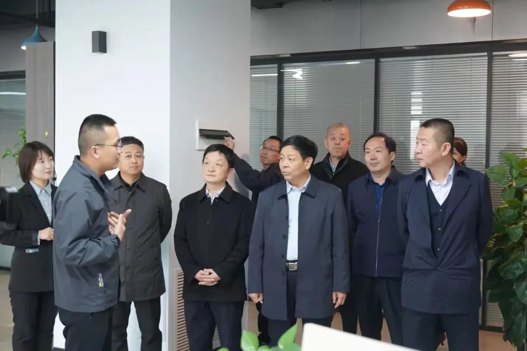 【鑫马要闻】山西省小企业发展促进局张会荣到理想创业大厦调研中小企业就业创业工作(图7)