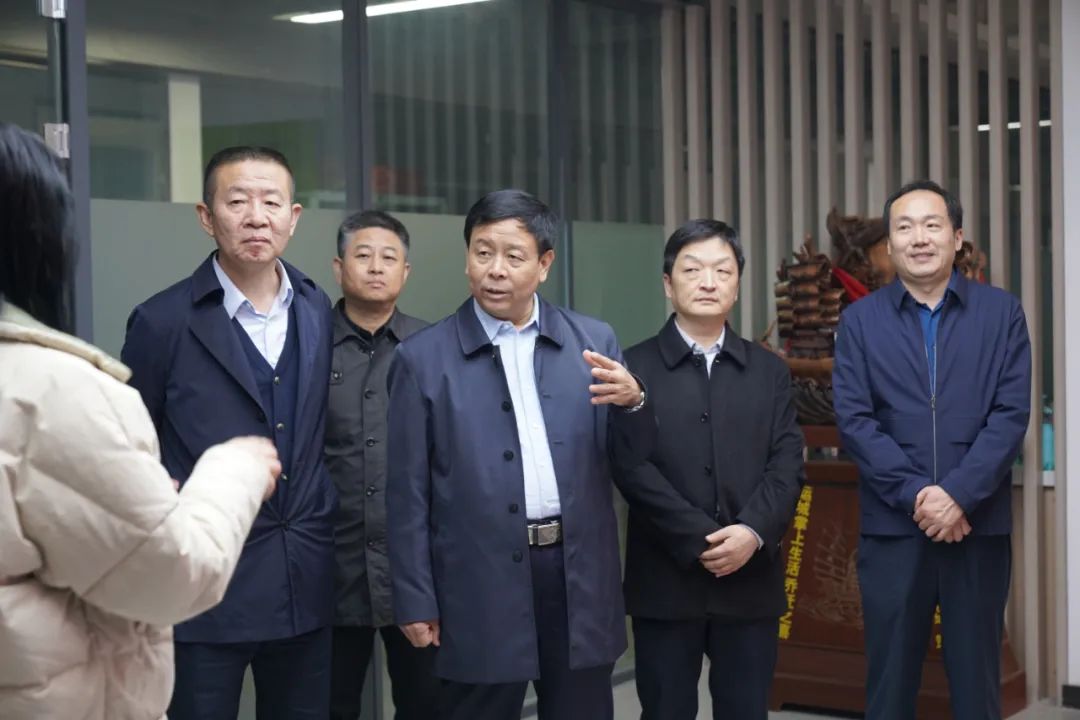 【鑫马要闻】山西省小企业发展促进局张会荣到理想创业大厦调研中小企业就业创业工作(图8)